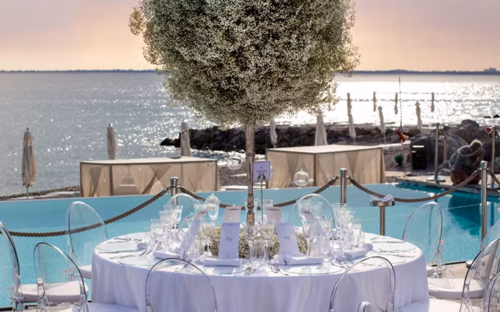 Hoa baby trắng được dùng làm hoa chủ đạo dùng để trang trí trong đám cưới của "công chúa" Swarovski.