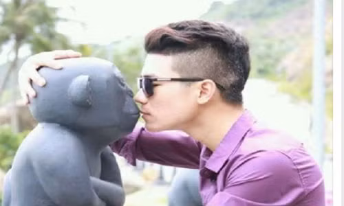 Nho cu dan mang sua anh "hon gai", thanh nien "khoc rong"