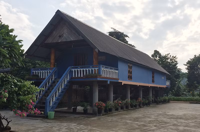 Nhà sàn được làm bằng bê tông cốt thép. Ảnh: Nhasan.