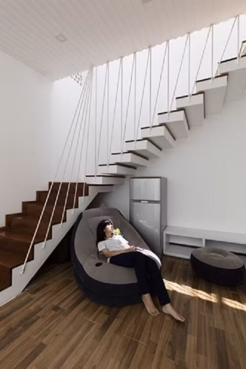 Giếng trời cho ánh sáng giúp ngôi nhà thêm lung linh. Ảnh: Archdaily.