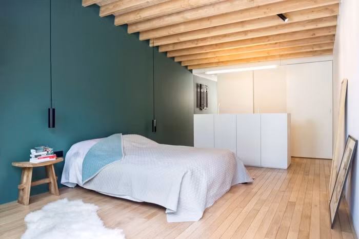 Vào những ngày đẹp trời, những khung cửa kính được mở rộng một cách tối đa giúp cho không gian trong nhà được kết nối với không gian bên ngoài, giúp các con thoả sức vui chơi, đùa nghịch.