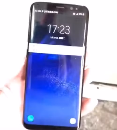 Chưa hết, ngay sau đó còn xuất hiện một video Samsung Galaxy S8 trên tay người dùng.