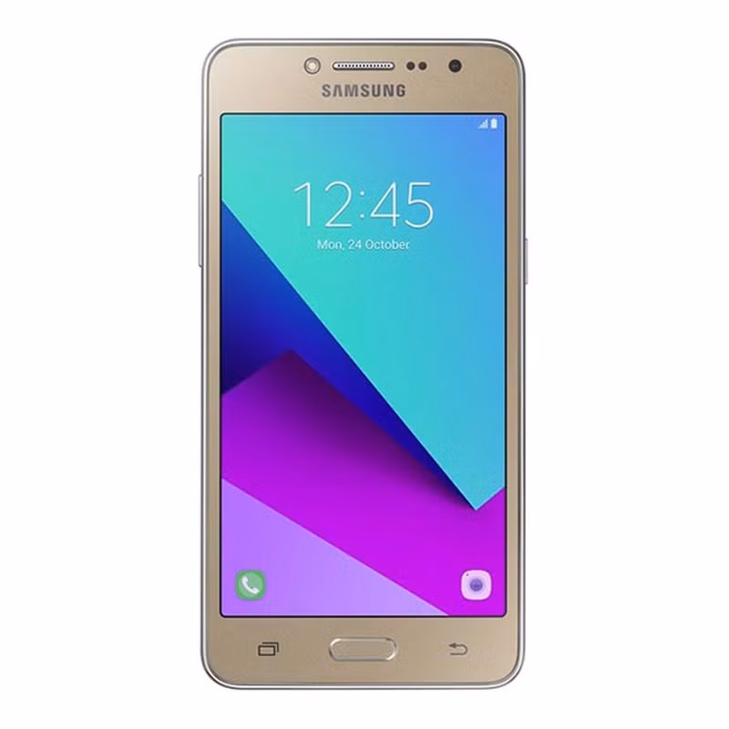 Samsung Galaxy J2 Prime thu hút người dùng bởi thiết kế đơn giản, gọn nhẹ. Là mẫu smartphone giá rẻ (khoảng 2,7 triệu đồng) nhưng Galaxy J2 Prime sở hữu hiệu năng ấn tượng, chạy mượt nhiều ứng dụng và đa nhiệm hoàn hảo. Ảnh: Fpt.
