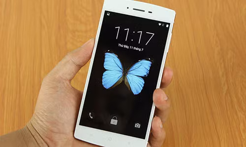 Màn hình máy được trang bị mặt kính chống xước. Ảnh: Thegioididong.