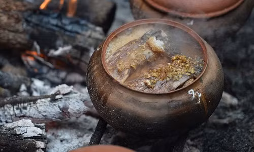 Chủ hộ cũng lưu ý khách mua cá trong quá trình lưu trữ không cần phải đun lại, chỉ tìm cách làm sao cho nóng lên nếu muốn, ăn sẽ ngon.