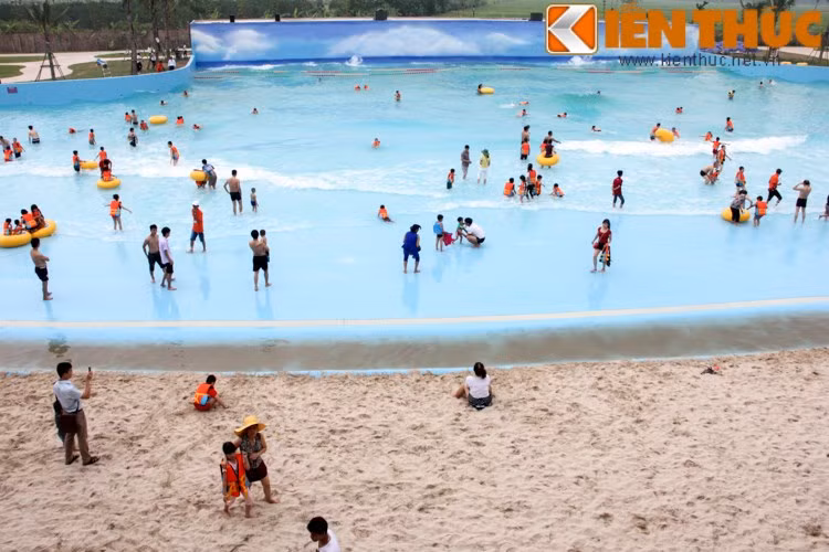 Bãi biển nhân tạo tại Tuần Châu Ecopark dự kiến có sức chứa 1.200 người. Ảnh: Thiên Anh.