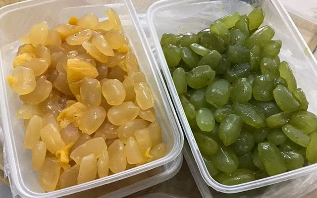 Giá hạt đác dao động từ 80.000 - 130.000/kg tuỳ loại đã qua sơ chế hay chưa và tuỳ nơi bán. Ảnh: Cooky.