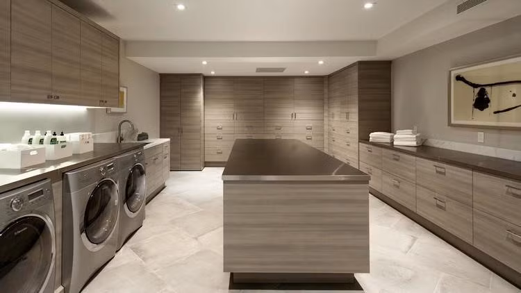 Phòng giặt là không kém phần sang trọng.
