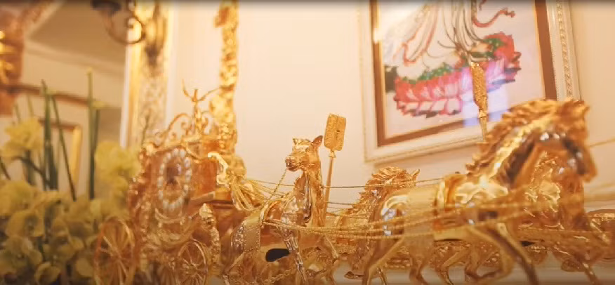 Mọi góc nhà đều được trang trí tỉ mỉ giống một bức tranh nghệ thuật.