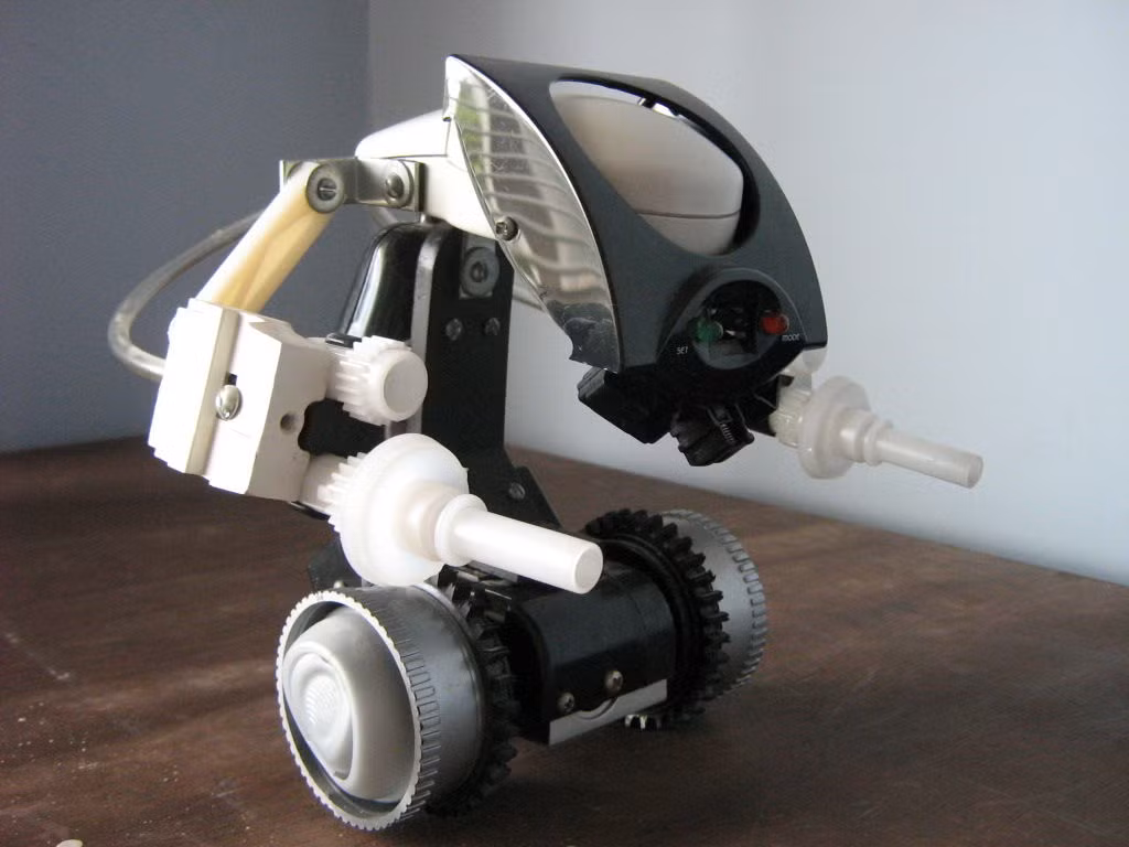 Robot đầy sáng tạo. Ảnh: Instructables.