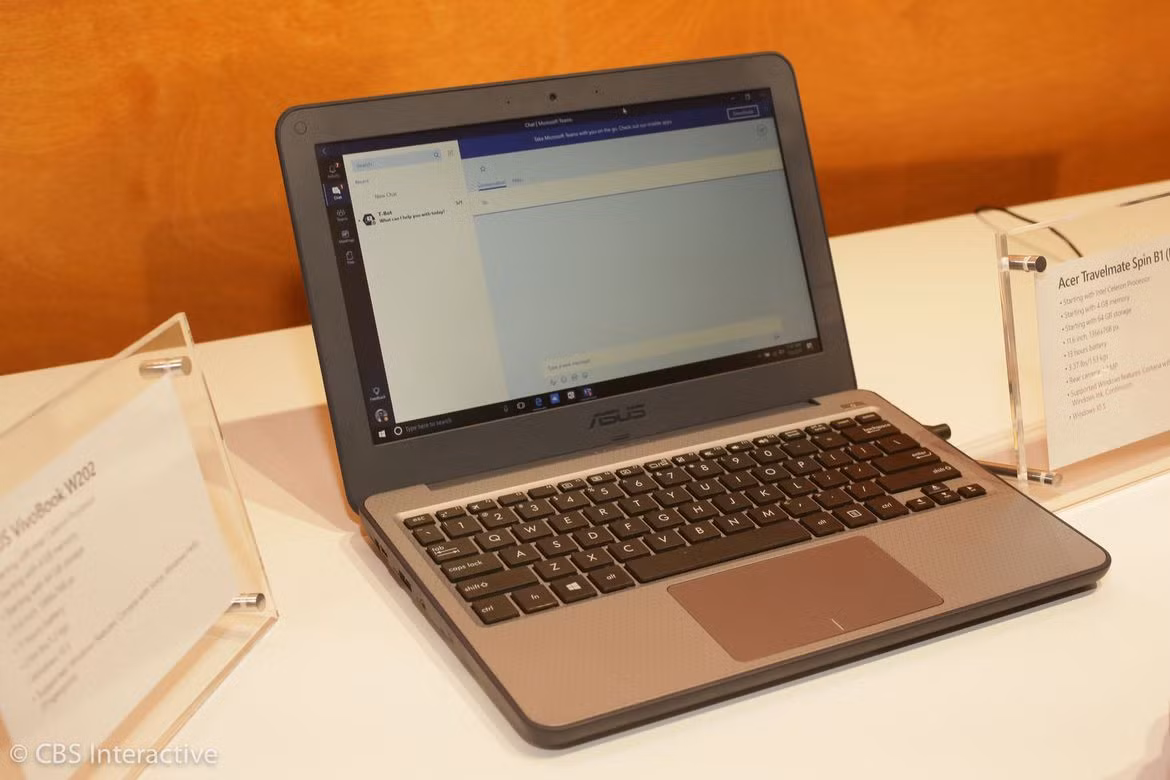 Asus VivoBook W202: có thiết kế bằng hợp kim nhôm rất chắc chắn với màn hình cảm ứng 11.6.