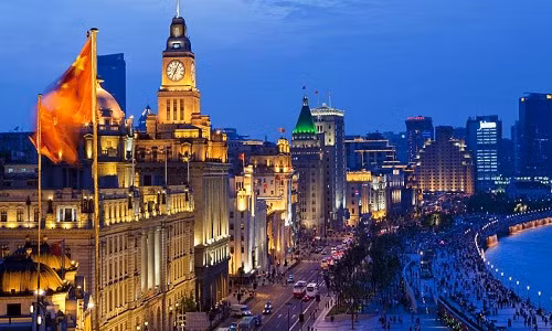 Có mặt tiền hướng ra sông, Fairmont Peace là địa điểm hoản hảo để khám phá phong cảnh ngoạn mục và cuộc sống sôi động ở Thượng Hải.