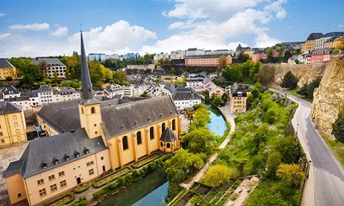 10. Luxembourg. Một trong những quốc gia người dân có sức khỏe mạnh nhất thế giới này nằm giữa Bỉ, Pháp và Đức có hệ thống chăm sóc sức khoẻ tốt, khuyến khích hoạt động thể chất trong trường học, dễ dàng tìm thấy các phòng tập thể dục ở tất cả các trung tâm công cộng.