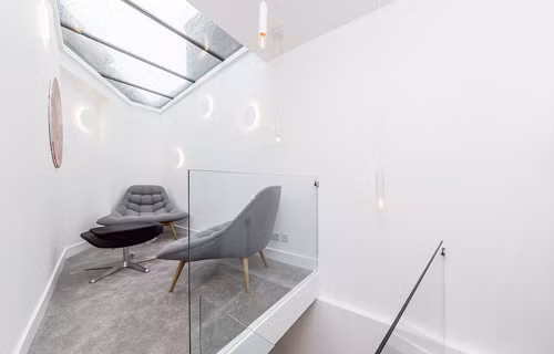 Tuy nhiên, so với mặt bằng chung, giá thuê của ngôi nhà vẫn khá cao bởi thu nhập trung bình năm của mỗi người dân ở Luân Đôn cũng chỉ khoảng 36.000 bảng Anh.