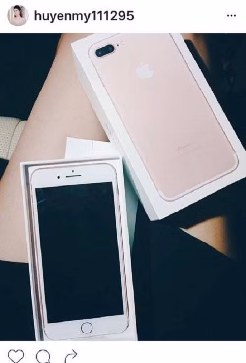 Á hậu Huyền My khoe iPhone 7 ngay khi vừa tậu. Ảnh: Facebook Huyền My.