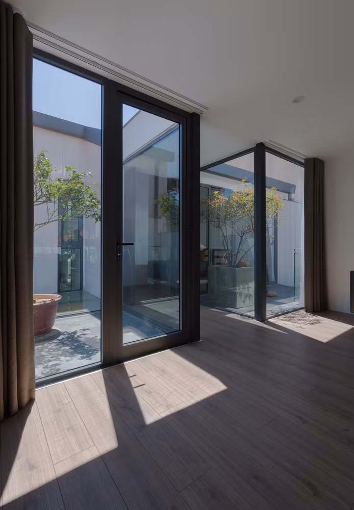 Cây xanh được bố trí rải rác để ở bất kỳ góc nào cũng có thể nhìn thấy.