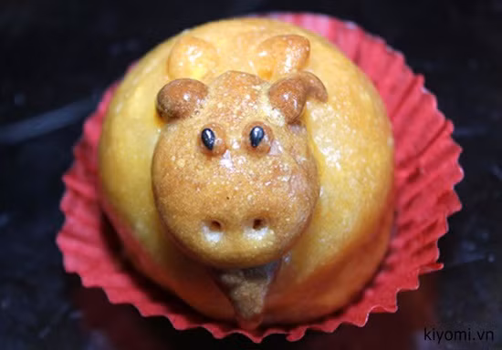 Trâu mặt ngố đáng yêu. Ảnh: Giaykiyomi.