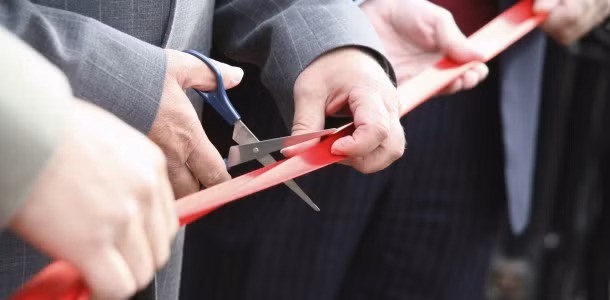 Tháng cô hồn cũng được cho là không may mắn trong việc khai trương cửa hàng. Ảnh: The Store Starters. (Thông tin trong bài chỉ mang tính tham khảo).