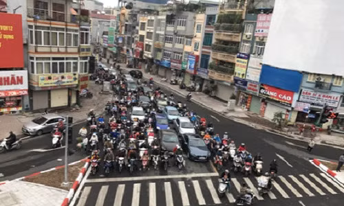 Va voi taxi truyen thong, vi sao Uber, Grab duoc nguoi tieu dung “benh”?