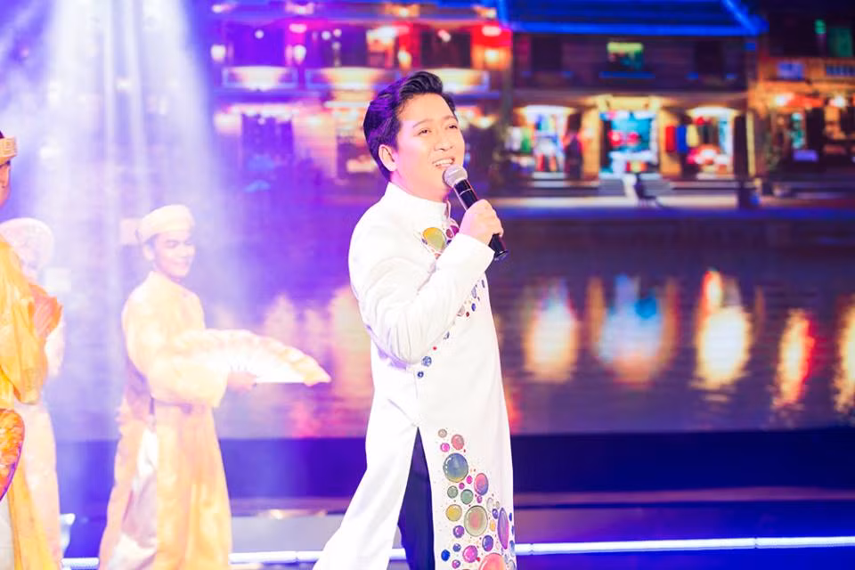 Cùng với sự nổi tiếng, Trường Giang ngày càng trở nên giàu có. Hiện cát-xê của Trường Giang khoảng 40 - 60 triệu đồng/mỗi chương trình. Ảnh: Facebook Truong Giang.