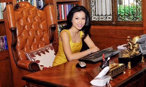 Ngôi biệt thự lộng lẫy làm nhiều khách mời phải ngỡ ngàng, choáng ngợp khi được tận mắt chiêm ngưỡng nội thất bên trong. Mỗi không gian sống đều toát lên vẻ sang trọng.