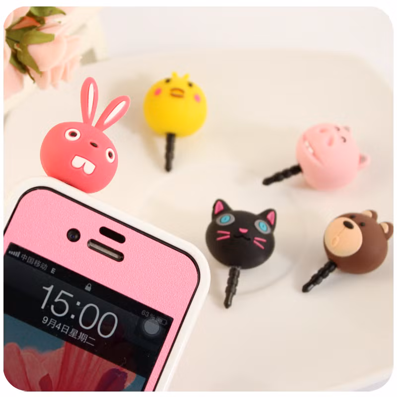 Phụ kiện điện thoại dễ thương như vỏ ốp, tai nghe...cũng là một lựa chọn không tồi. Ảnh: Phukiencute.