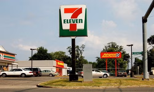 Năm 2009, doanh thu của 7-Eleven đạt 84.8 tỷ USD. Ảnh: Foodista.