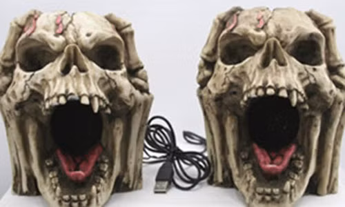 Rùng rợn mẫu loa máy tính sọ đầu lâu. Ảnh: Stuffselect.