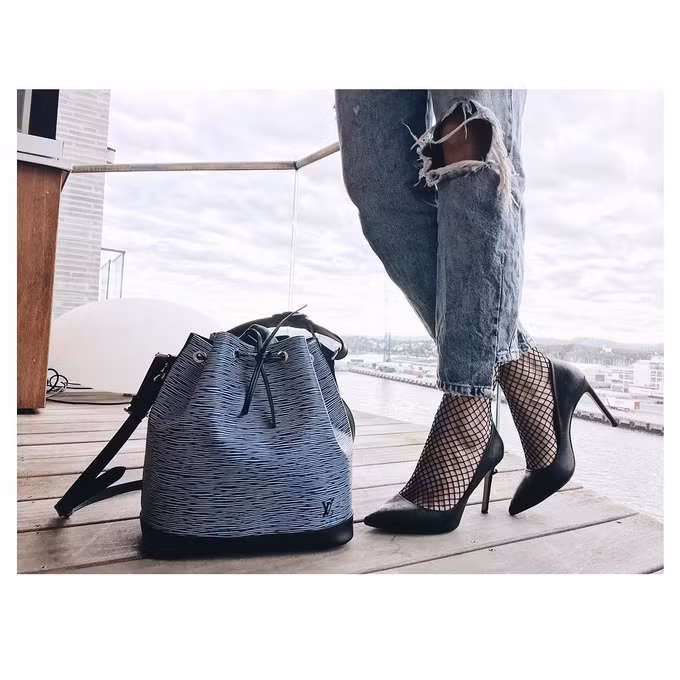 Còn đây là túi xách Louis Vuitton khác của Katharina Andresen trị giá 1.870 USD.