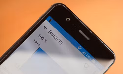 Dien thoai thong minh moi co dung luong pin “sieu khung“