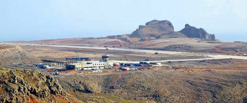 Ngốn khoảng 285 triệu bảng Anh (khoảng 8,4 nghìn tỷ đồng), ước tính mỗi người dân sống tại đây phải chịu kinh phí tới 60.000 bảng Anh. Ảnh: Saint Helena.