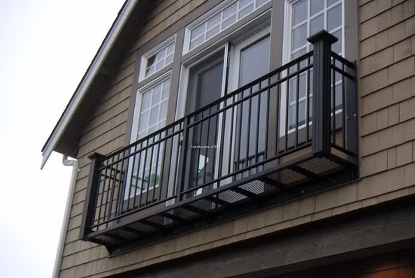 Những thanh sắt bản to và mỏng đem đến sự mới lạ, hiện đại. Ảnh: Printest.