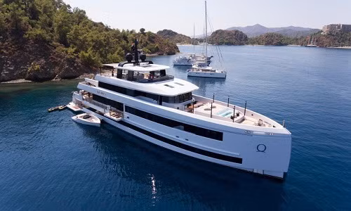 Choang ngop voi sieu du thuyen go hon 400 ty