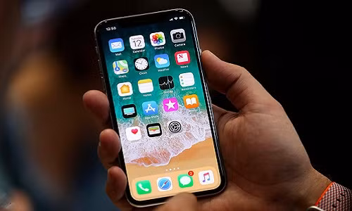 "Apple hut mau, iPhone X chi danh cho nha giau"