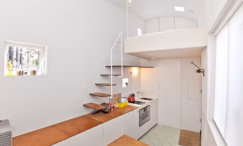 Ngôi nhà siêu nhỏ chỉ 17,5 mét vuông nằm ở Islington, phía Bắc London nhưng có giá tới 275 nghìn bảng Anh (khoảng 9,2 tỷ đồng). Ảnh: Swings.