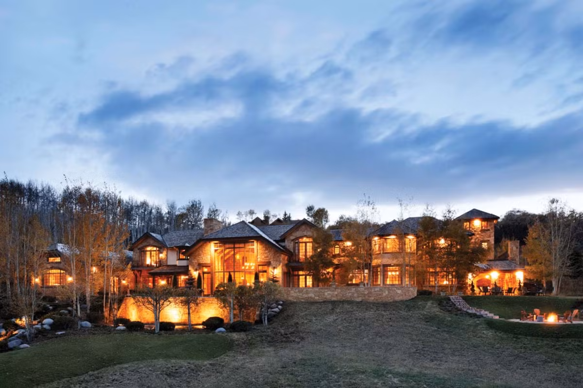 Cùng với đó là không gian rộng lớn và phong cảnh ngoài trời tuyệt đẹp.