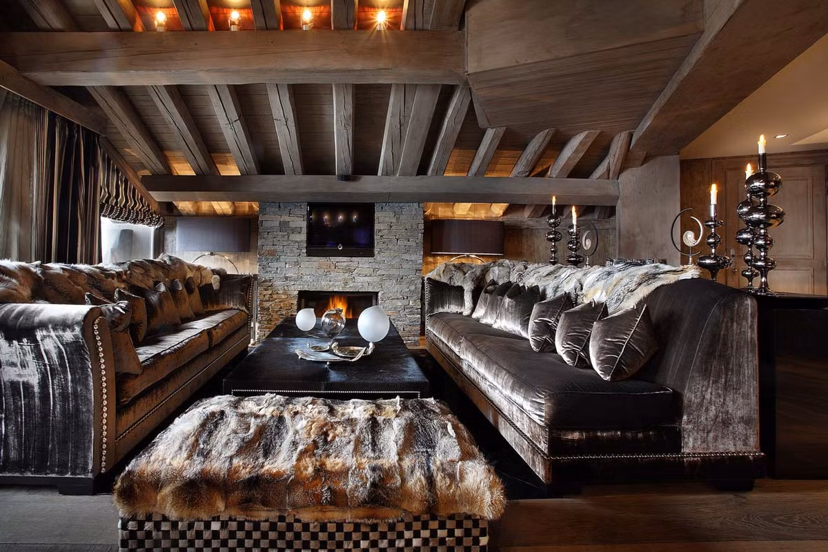 Ở Pháp còn có nhà gỗ Atlantique, một sự kết hợp giữa vẻ đẹp mộc mạc với sang trọng, tinh tế. 315.000 USD/tuần là giá cho thuê của Atlantique.