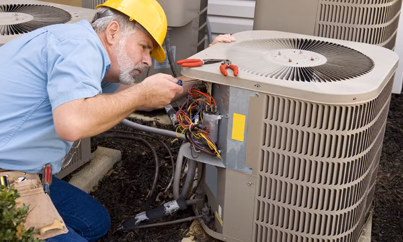 Nên chọn trung tâm sửa chữa điều hòa uy tín để yên tâm hơn về chất lượng dịch vụ. Ảnh: Hubbs Heating &amp; Air Conditioning.