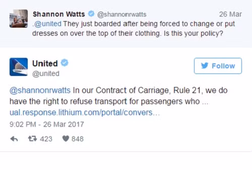 Soc: United Airlines cam khach len may bay vi mac quan legging-Hinh-2