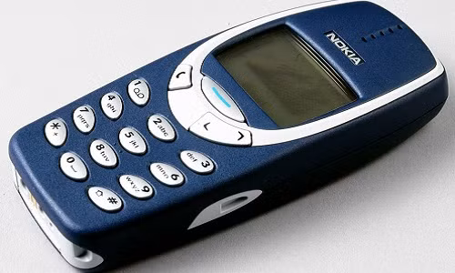 Smartphone ngày nay đều có khả năng tự động xoay màn hình hiển thị theo chiều cầm của người sử dụng. Thực tế, ý tưởng về việc thay đổi góc nhìn màn hình đã xuất hiện trên điện thoại Nokia từ lâu. Ảnh: GreenArea.