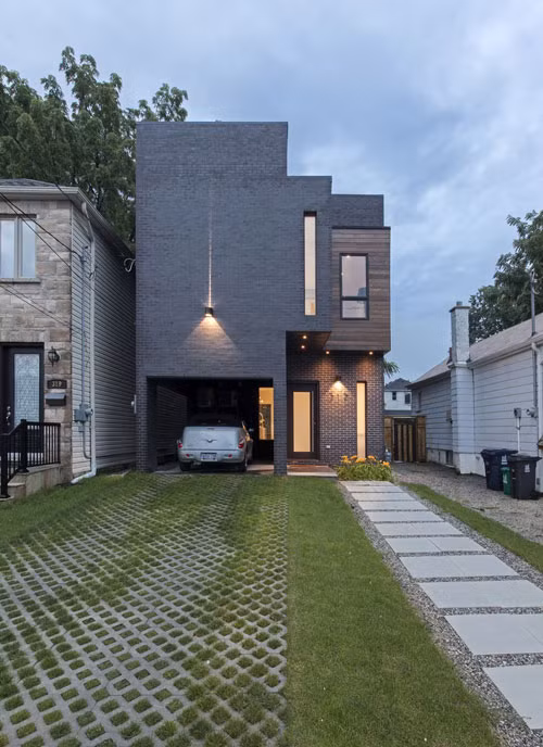 Nhà ống hiện đại thoáng từ ngoài vào trong. Ảnh: Khám phá.