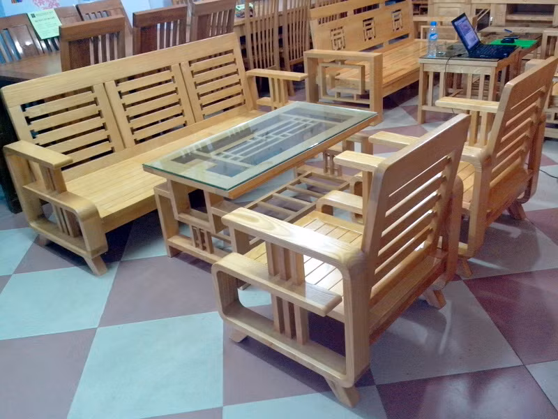 Gỗ tự nhiên lâu năm có đường vân đẹp, thớ gỗ chắc khỏe, có khả năng chống nứt nẻ, mối mọt. Ảnh: Noithatkhangthinh.