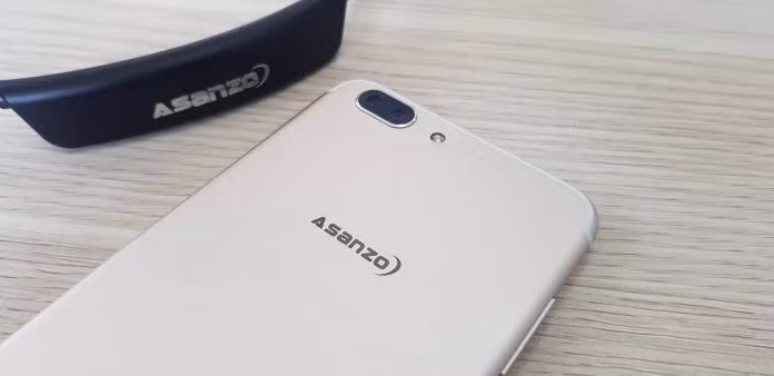 Hai sản phẩm điện thoại "made in Việt Nam" của Asanzo hữa hẹn sẽ khuấy động phân khúc điện thoại tầm trung ở Việt Nam sau khi ra mắt. Ảnh: Tapchicongnghe.