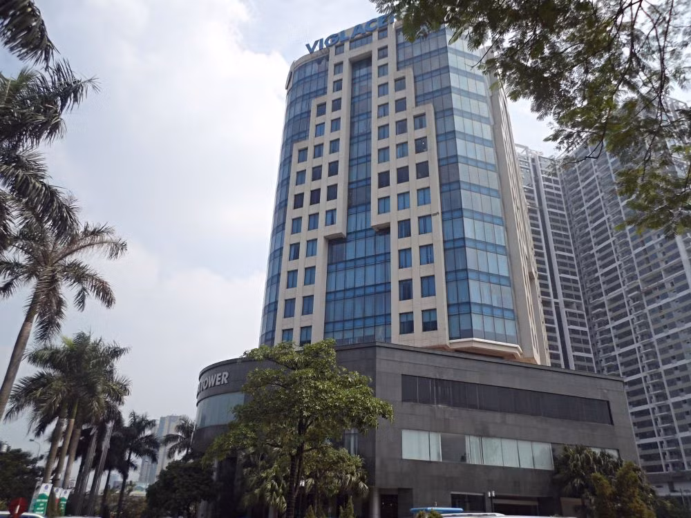 Theo quyết định của UBND thành phố Hà Nội từ năm 2008, diện tích đất dự án là hơn 39.000 m2, diện tích đất xây dựng là 5.190 m2 thì 20% diện tích quỹ đất phải trích nộp là 1.038 m2. Tuy nhiên, UBND thành phố Hà Nội không yêu cầu cụ thể về việc thực hiện nghĩa vụ phải trích nộp quỹ đất nên khi thực hiện dự án, Tổng công ty Viglacera không thực hiện nghĩa vụ nộp quỹ đất.