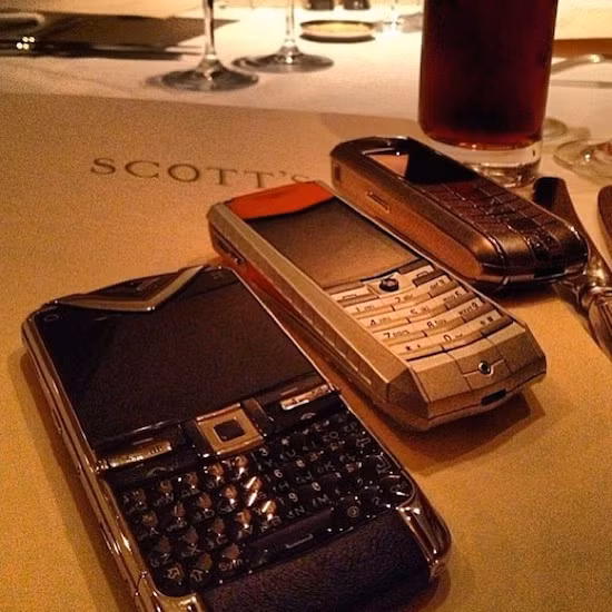 Abbas Hussain Sajwani luôn sống trong nhung lụa với biệt thự, siêu xe, đồ dùng hàng hiệu..Ảnh: Printest.