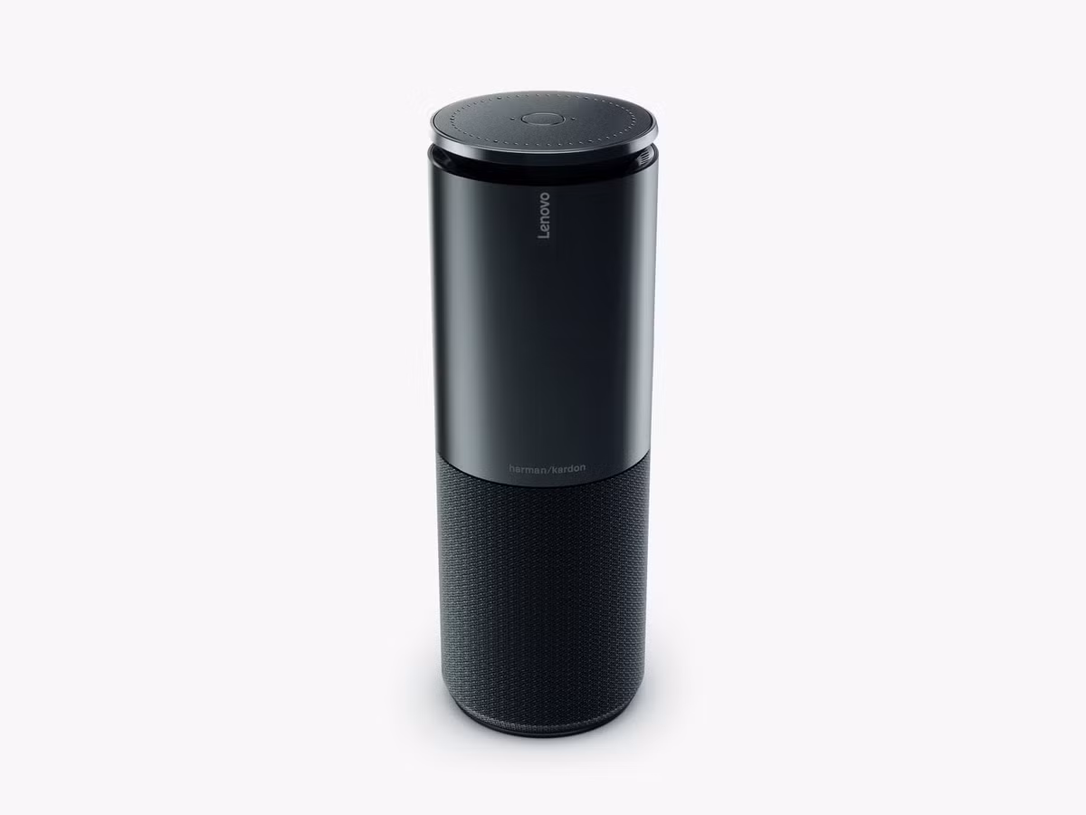 Lenovo Smart Assistant hấp dẫn bởi vẻ ngoài mới mẻ với ba màu đáy khác nhau là xám, nâu và xanh. Máy có thể kích hoạt bằng cách gọi tên. Ảnh: Wired.