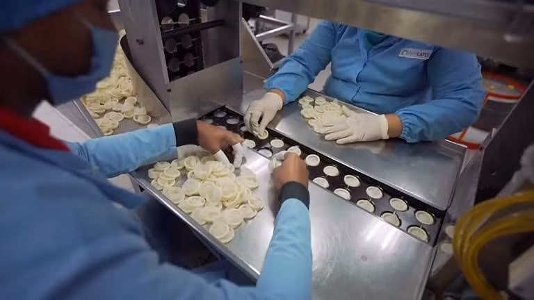 Bi mat cua de che san xuat bao cao su "khung" nhat the gioi-Hinh-4