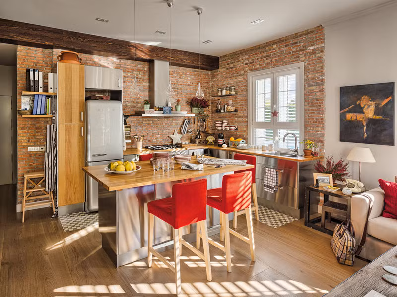 Bức tường gạch mang đậm phong vị đồng quê.