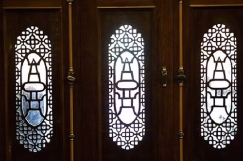 Căn nhà được xác nhận kỷ lục Guiness Việt Nam về nhà sàn bằng gỗ lim lớn nhất Việt Nam.