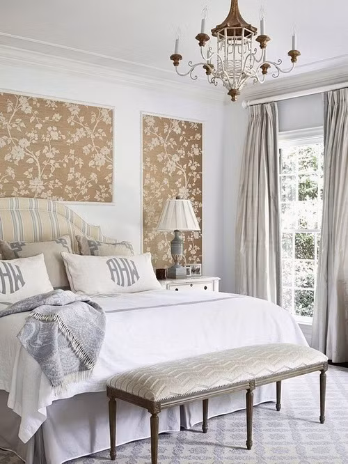 Một chút thay đổi từ bộ rèm cửa sổ biến căn phòng cũ buồn tẻ bỗng chốc thành không gian sống mới lạ và cuốn hút. Ảnh: Houzz.